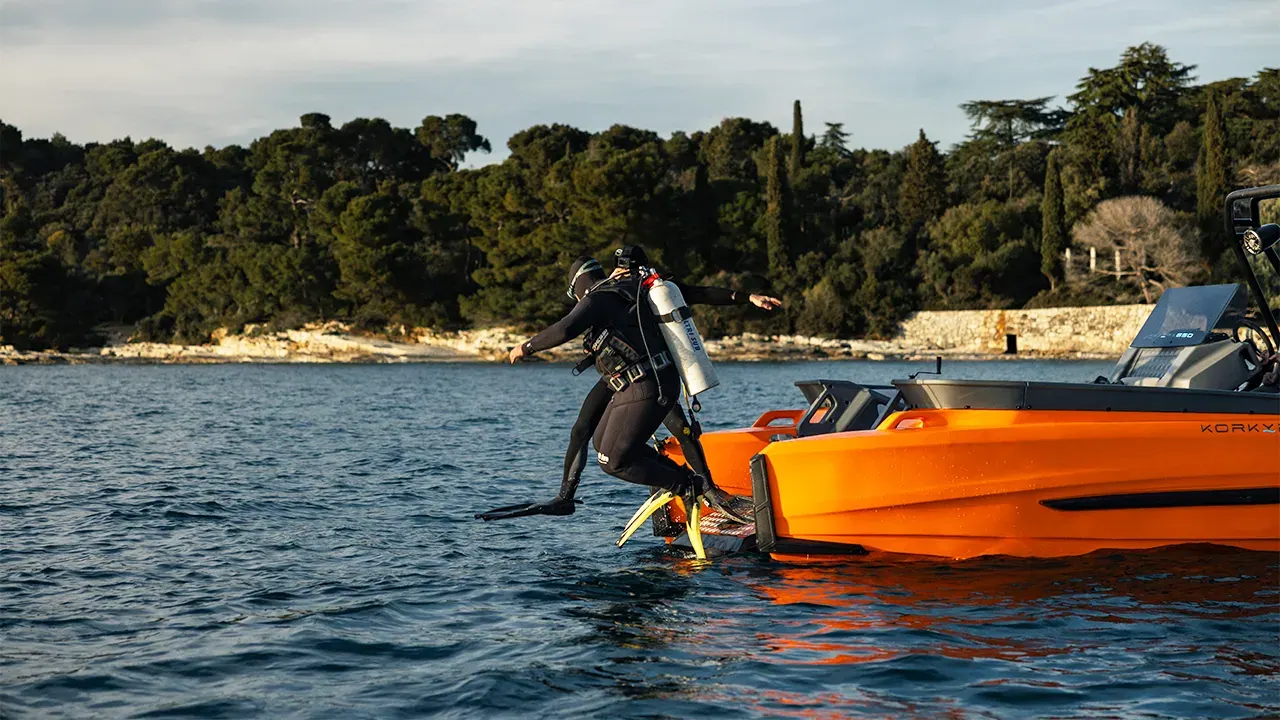 Korkyra 650 Pro preparada para una salida de buceo